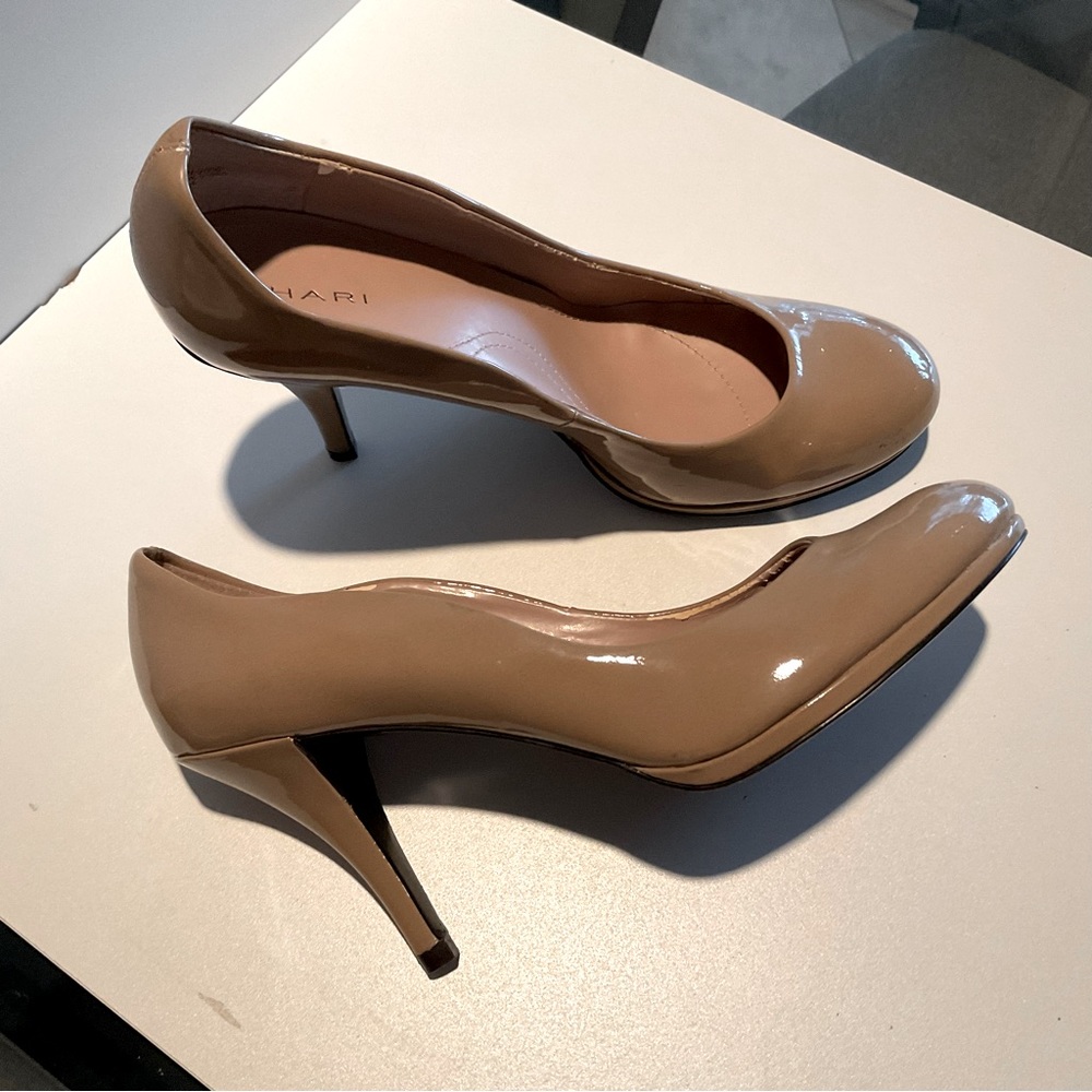 🇺🇸 TAHARI Tan Pumps / Heels, Size 9 - Picture 4 of 8